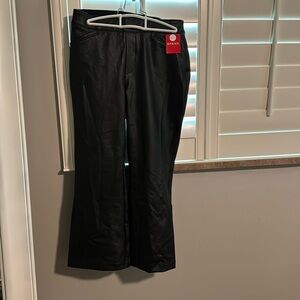 Spanx black faux leather cropped kick flare. Size M petite. NWT